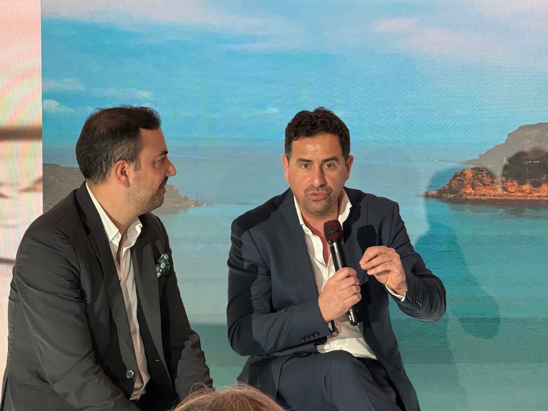 19D3E6B8-98BB-451F-B988-5028A449AFE8