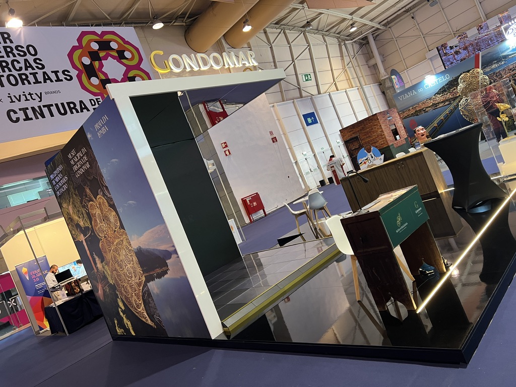 242EE07C-0E1C-47DE-95E8-4D395BE2D80D_1_105_c