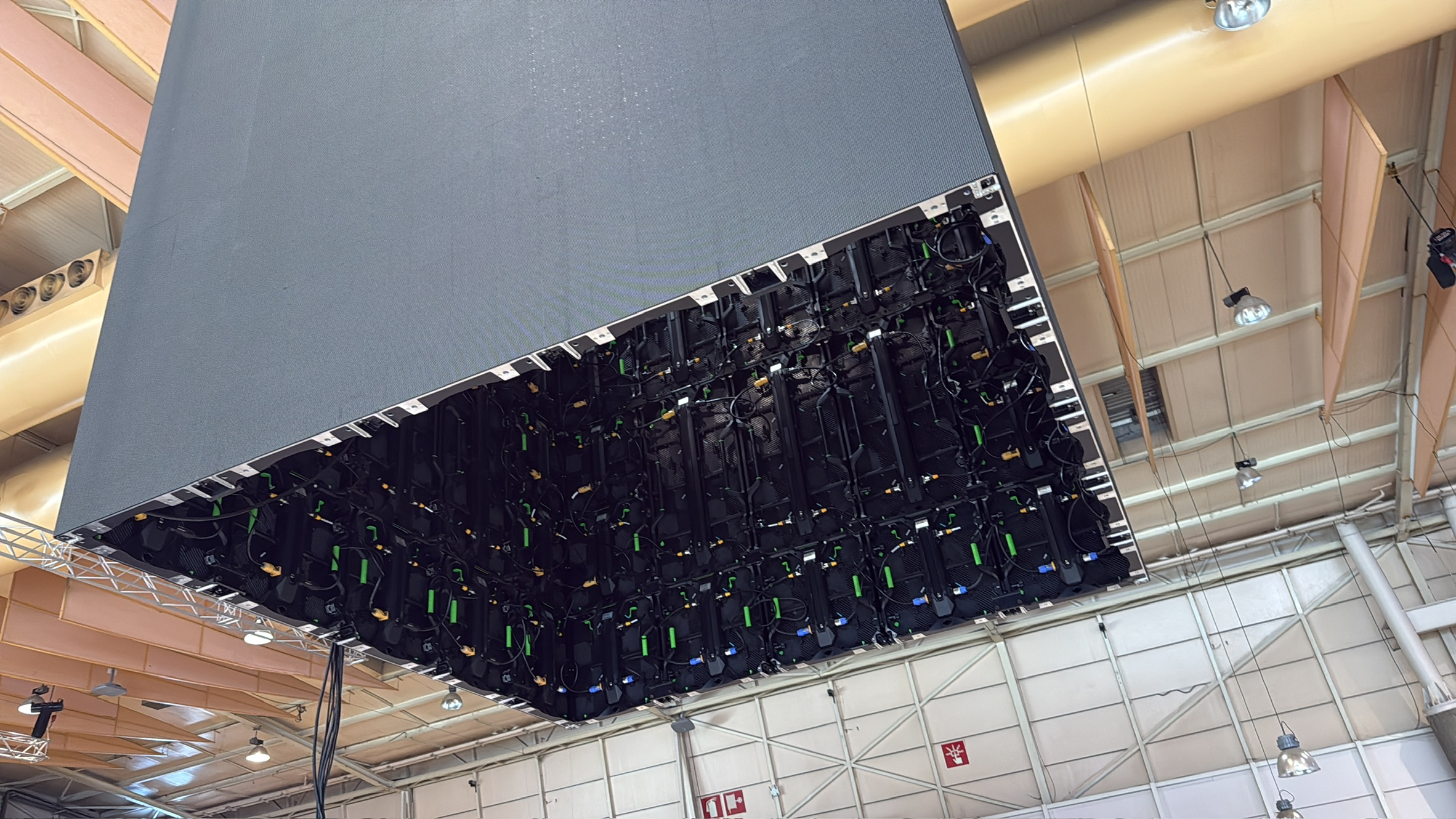 846C96ED-08E7-4B9A-ABB2-34F33EC3D343_1_102_o