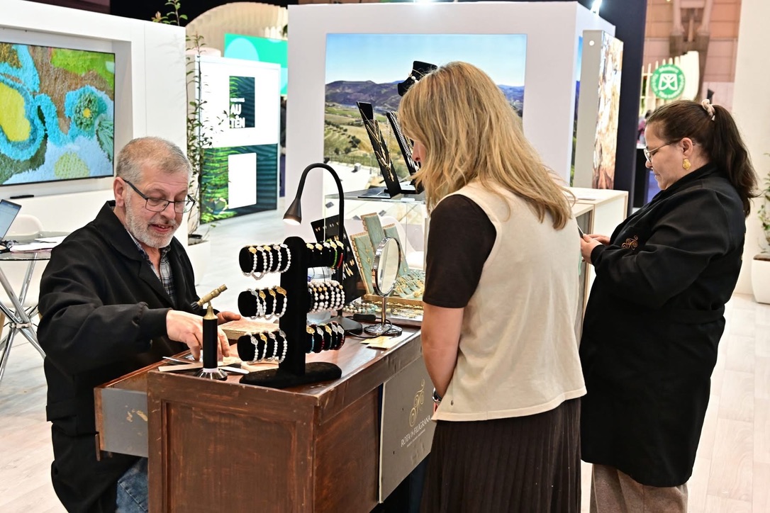 A7EBA103-5E57-4243-87B4-B705209519BB_1_105_c