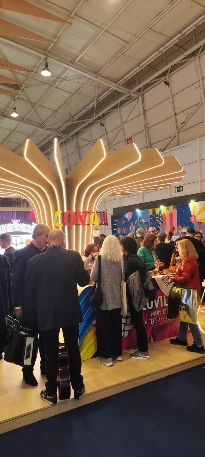 AEDDEBAD-75C2-441B-80BF-5AD562BAA104