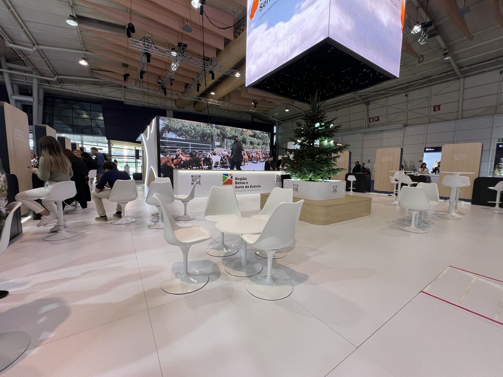 C5E32E9F-65E0-4EC5-B686-6C22D6EE8959_1_105_c